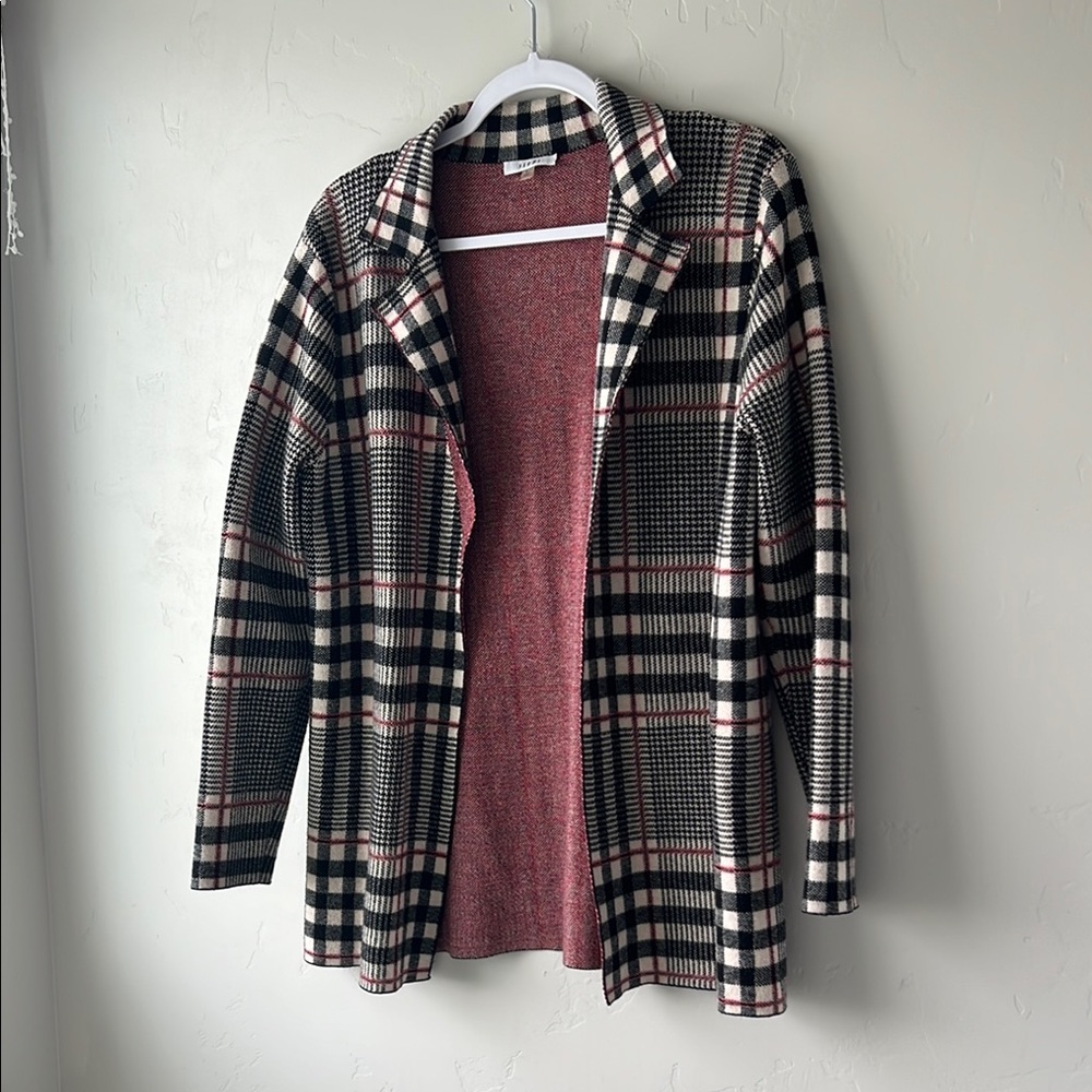 Plaid Women's Sweater - Black, White, Red